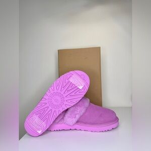 UGG Cozy Suede Slipper with Shearling Women’s Shoes 8M, 9M LIGHT Pink/Echinacea